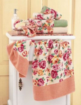 Набор полотенец из шенилла. Дизайн «Laura Creme»