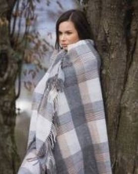 Кашемировый плед Engadina, клетка серо-коричневая.