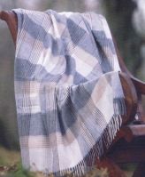 Шерстяной плед с кашемиром Leandro, клетка серо-бежевая.