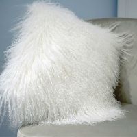 Покрывала и наволочки из меха ламы (Италия)